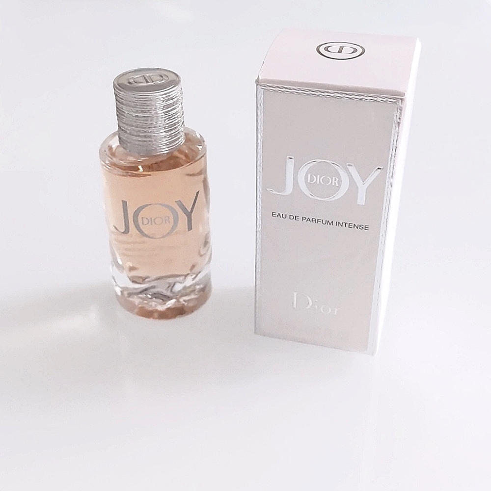 * LAST WEEK * 💐Dior Joy eau de parfum intense mini (available until SEPT. 10)